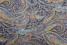 Classic Lead in "Paisley"