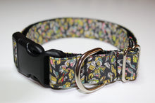 Buckle collar in "Leaves (Yellow)"
