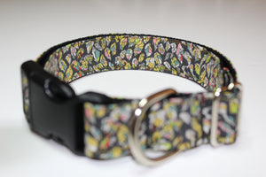 Buckle collar in "Leaves (Yellow)"