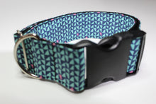 Buckle Collar in "Triangles"