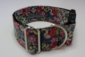 Buckle Collar in "Coral"